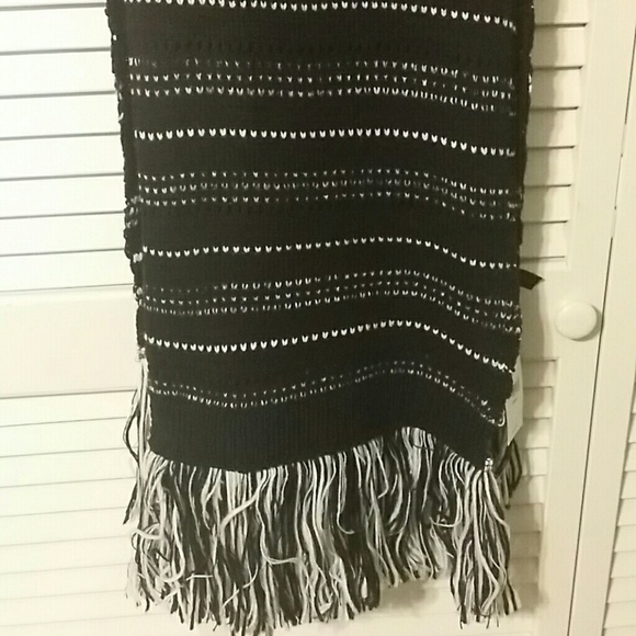 Lane Bryant Black & White Scarf Wrap - Picture 1 of 3